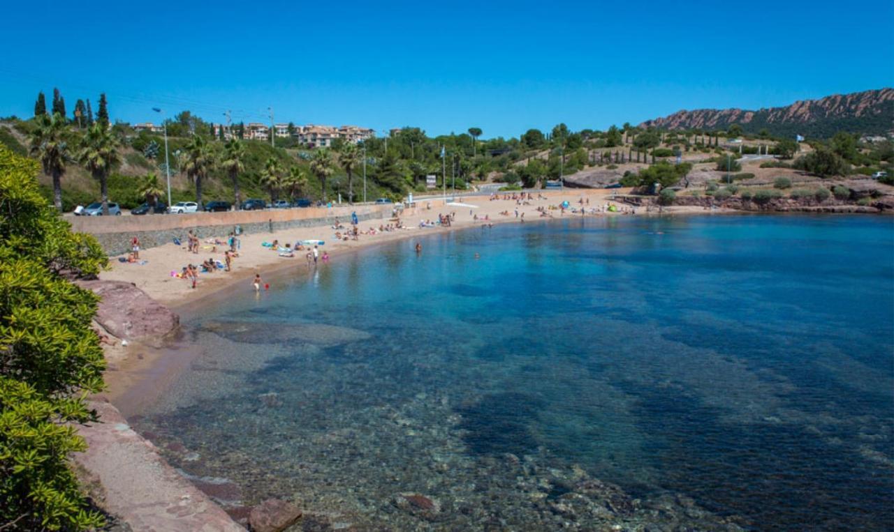 Appartement Location Vue MER et ESTEREL, Cap Estérel Agay-Saint Raphaël, T2, piscines, parking, wifi Extérieur photo