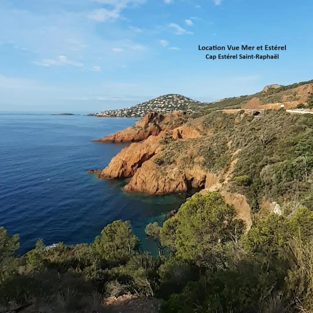 Appartement Location Vue MER et ESTEREL, Cap Estérel Agay-Saint Raphaël, T2, piscines, parking, wifi Extérieur photo