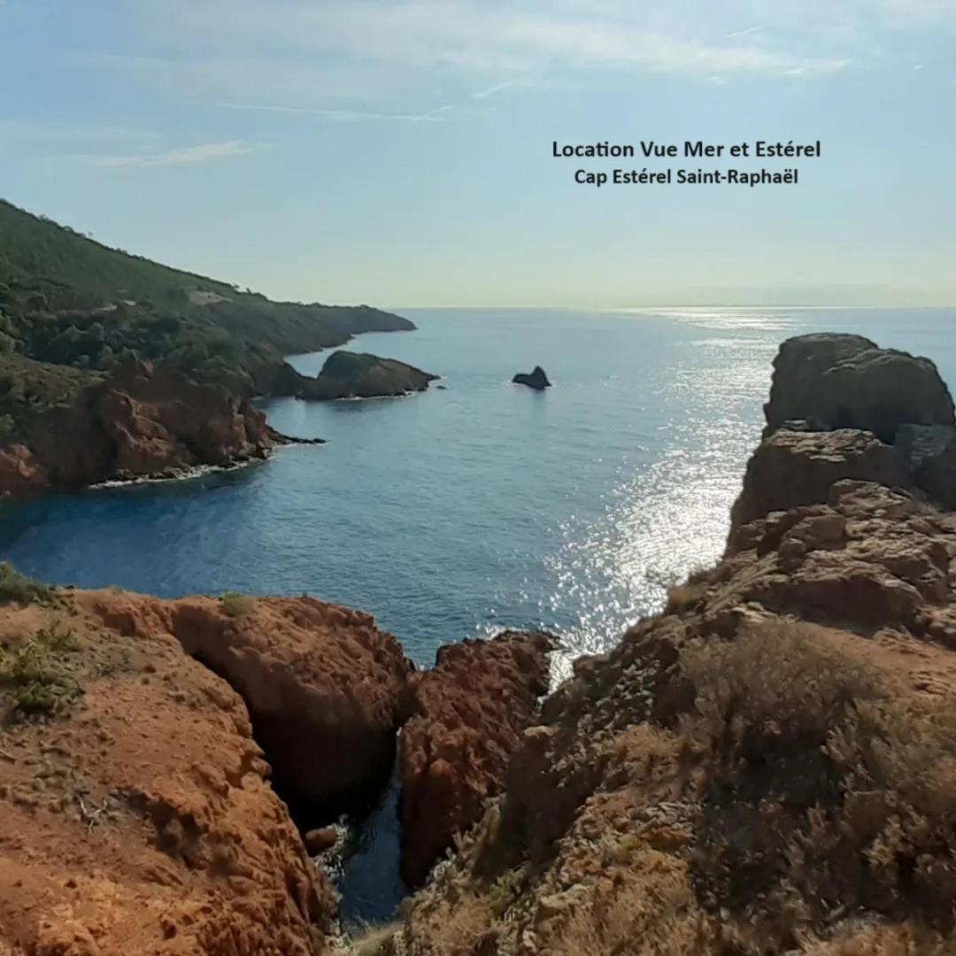 Appartement Location Vue MER et ESTEREL, Cap Estérel Agay-Saint Raphaël, T2, piscines, parking, wifi Extérieur photo